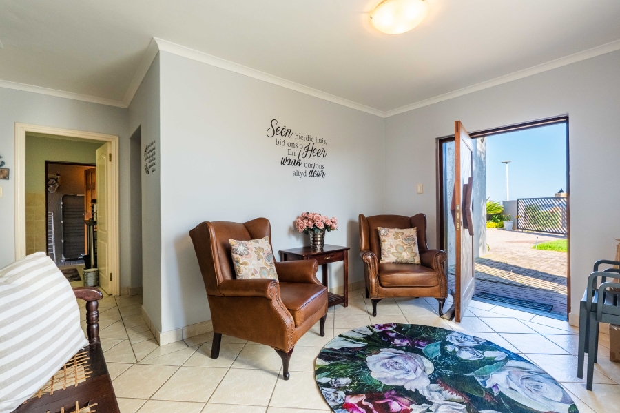 4 Bedroom Property for Sale in Menkenkop Western Cape